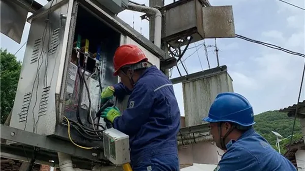 Replacement Transformer Specification Reconciliation: Old Nameplate, Current Load, BIL, Impedance and Mechanical Fit Actual loading, starting duty, temperature and future expansion should be reviewed before repeating the old kVA rating.